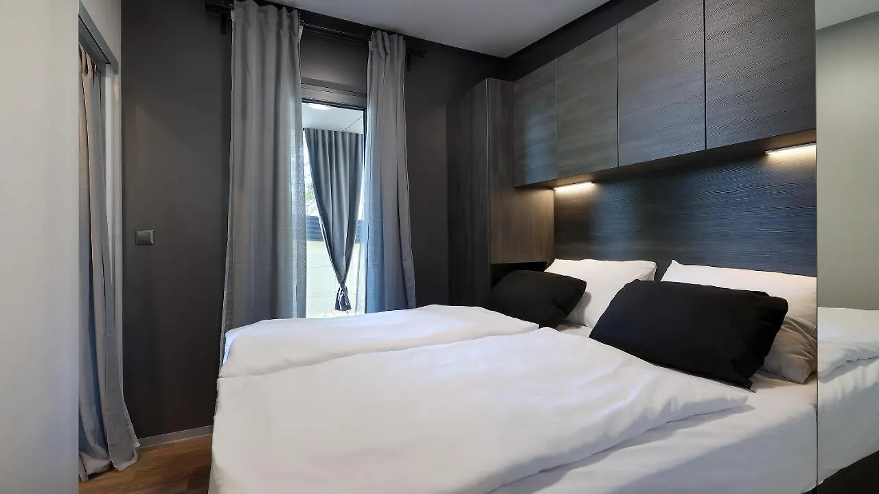 Adrialux Camping Mobile Homes سيلتسي 3*,