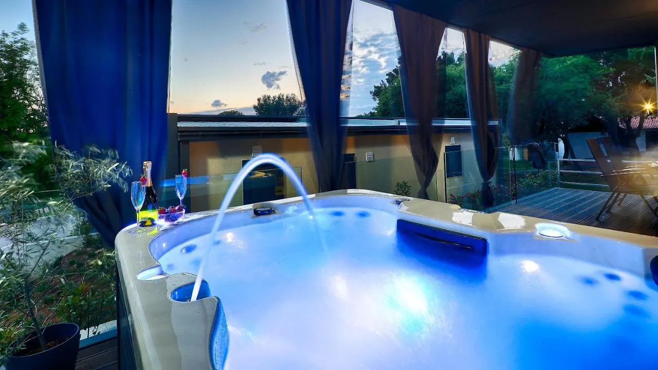 Adrialux Camping Mobile Homes سيلتسي