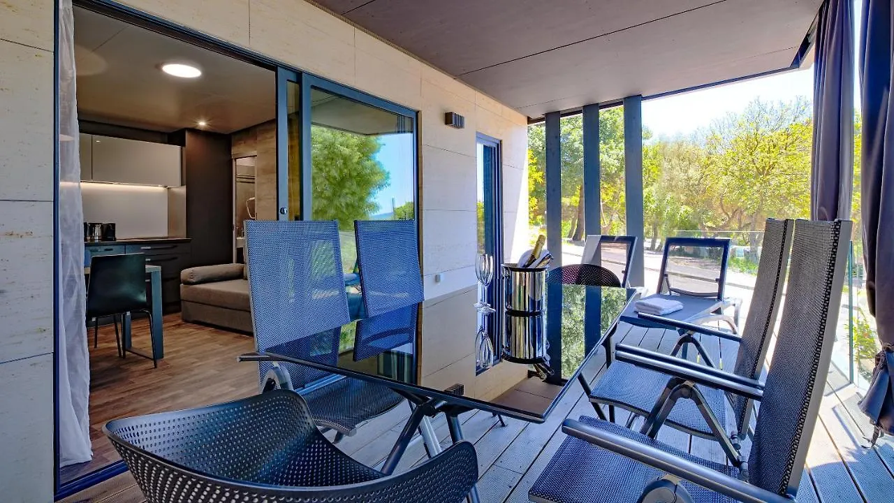 *** منتزه العطل Adrialux Camping Mobile Homes سيلتسي كرواتيا