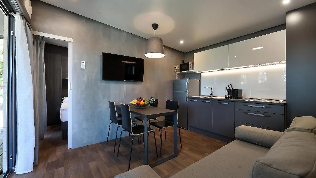 Adrialux Camping Mobile Homes 塞尔瑟 克罗地亚