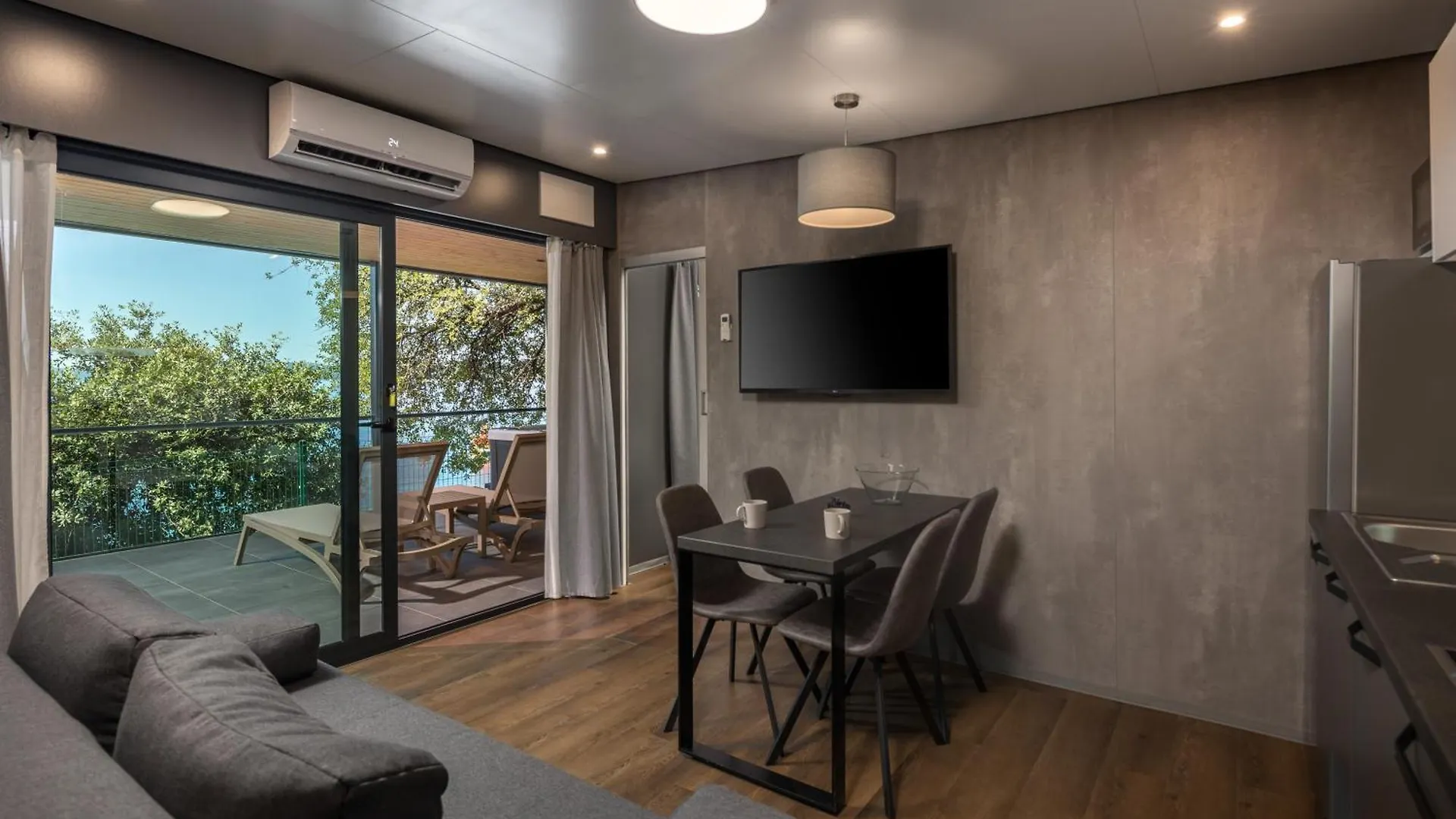 Adrialux Camping Mobile Homes 塞尔瑟